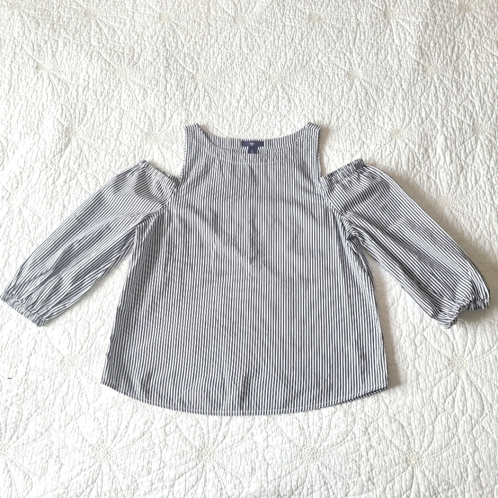 NWT Gap Cold Shoulder Top